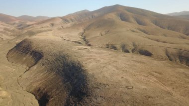 Dağlardan ve kayalıklardan görünen Atlantik Okyanusu