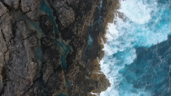 Dağlardan Kayalıklardan Görünen Atlantik Okyanusu — Stok fotoğraf