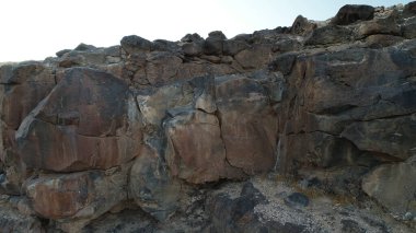 Çöl geçidi boyunca ve büyüleyici