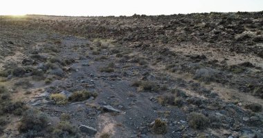 Çöl geçidi boyunca ve büyüleyici