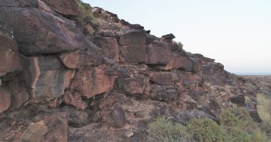 Çöl geçidi boyunca ve büyüleyici