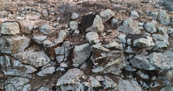 Çöl geçidi boyunca ve büyüleyici