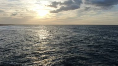 Sörf ve deniz kaynaklı sağlıklı zenginlik