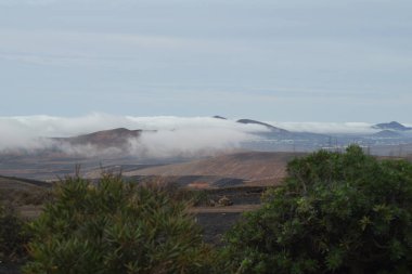 Kış bulutları dağları gözetliyor
