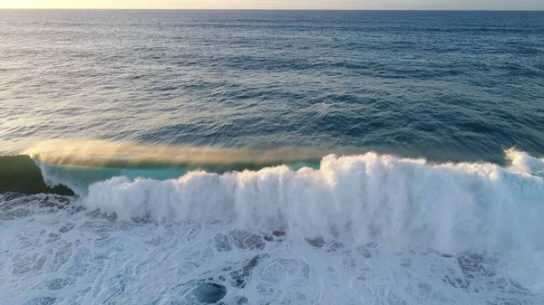 Pôr Sol Litoral Com Seus Penhascos Suas Cores Mar Sendo — Fotografia de Stock