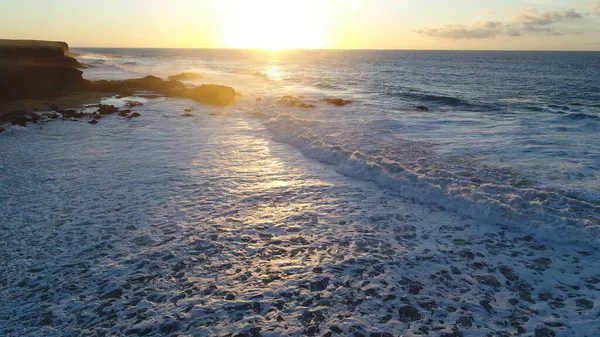 Sonnenuntergang Der Küste Mit Ihren Klippen Und Ihren Farben Und — Stockfoto