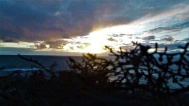 Uçurumlarıyla, renkleriyle ve deniziyle kıyı şeridi