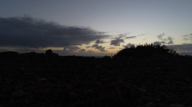 Uçurumlarıyla, renkleriyle ve deniziyle kıyı şeridi