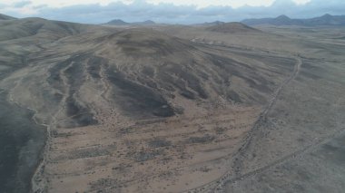 Uçurumlarıyla, renkleriyle ve deniziyle kıyı şeridi