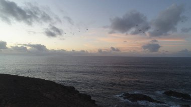 Uçurumlarıyla, renkleriyle ve deniziyle kıyı şeridi