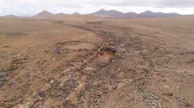 Uçurumlarıyla, renkleriyle ve deniziyle kıyı şeridi