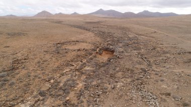 Uçurumlarıyla, renkleriyle ve deniziyle kıyı şeridi