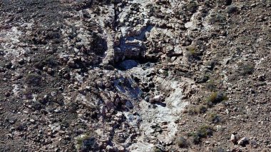 Uçurumlarıyla, renkleriyle ve deniziyle kıyı şeridi