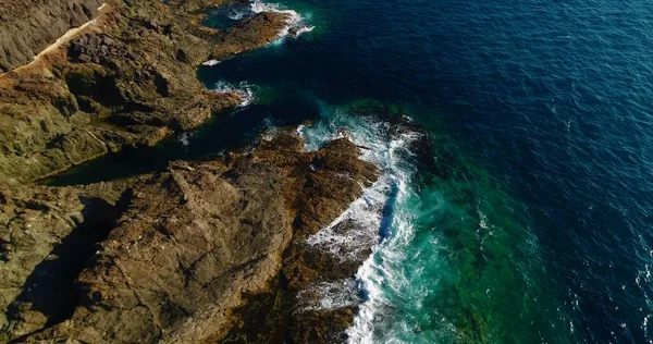 Litoral Com Falésias Suas Cores Mar Sendo Notado Imagem De Stock