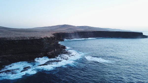 Kustlijn Met Zijn Kliffen Zijn Kleuren Zee Wordt Opgemerkt — Stockfoto