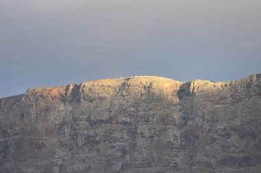 Dağlarda güzel bir gün batımı