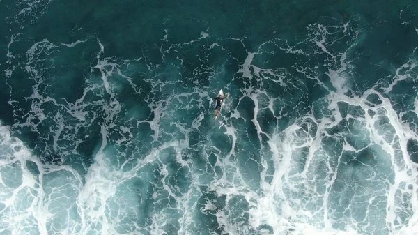 Море Вся Його Сила — стокове фото