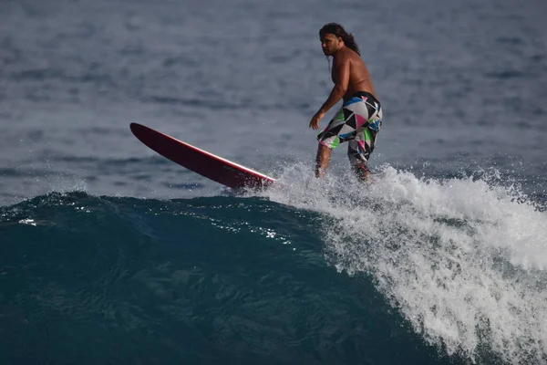 Surfistas Desfrutam Mar — Fotografia de Stock