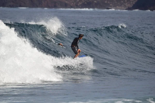 Surfistas Disfrutando Del Mar —  Fotos de Stock