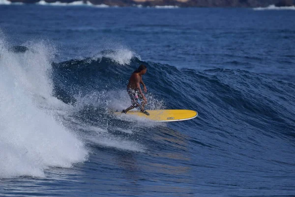 Surfistas Disfrutando Del Mar — Foto de Stock