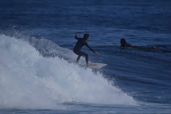 Surfistas Disfrutando Del Mar —  Fotos de Stock