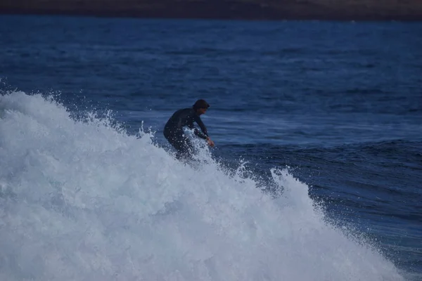 Surfistas Desfrutam Mar — Fotografia de Stock