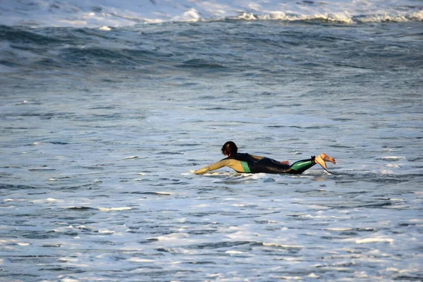 Surfeando Todo Esplendor —  Fotos de Stock