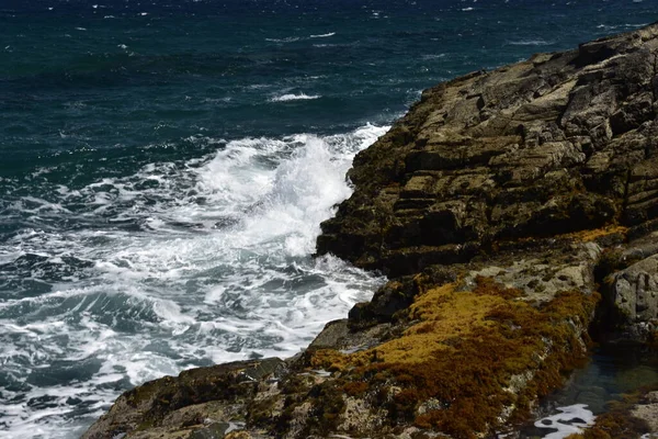 Onde Che Mostrano Loro Potenza — Foto Stock