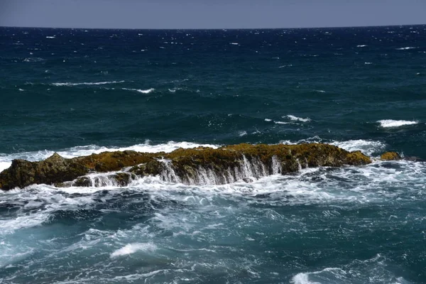 Golven Die Hun Kracht Tonen — Stockfoto