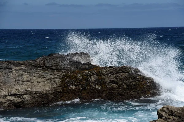 Die Wellen Zeigen Ihre Kraft — Stockfoto