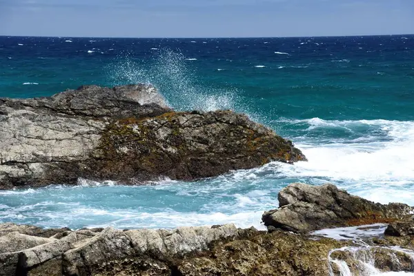 Waves Showing Power — 图库照片