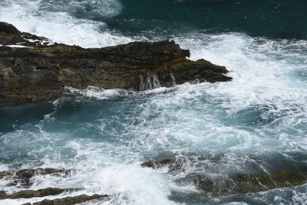 Blick Auf Das Meer Von Den Klippen Aus — Stockfoto