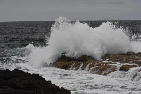 Waves Showing Power — Stockfoto