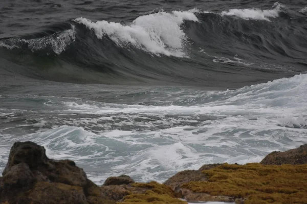 Mare Sulla Costa Con Sue Onde Forme Colori — Foto Stock