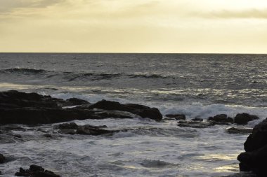 Denizde güzel bir gün batımı