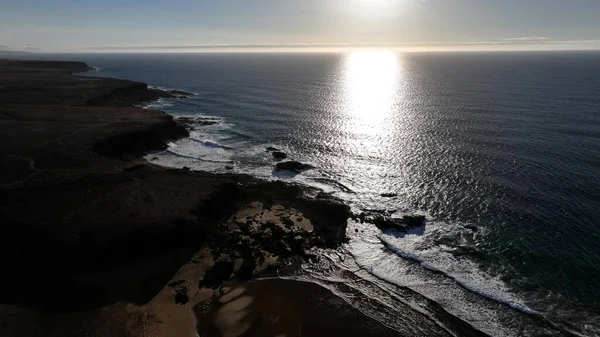 Deniz kıyısının güzel manzarası