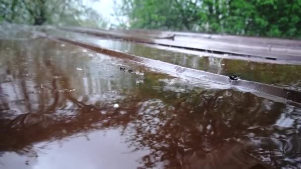 Chove Telhado Com Granizo — Vídeo de Stock