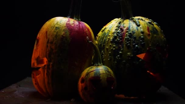 Děsivé Umění Halloween Oslava Podivné Dýně Kouři Tmě Při Svíčkách — Stock video