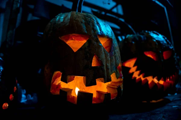 Art Effrayant Citrouilles Halloween Dans Fumée Obscurité Aux Chandelles Dans — Photo
