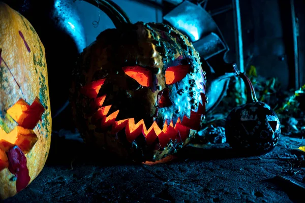 Art Effrayant Citrouilles Halloween Dans Fumée Obscurité Aux Chandelles Dans — Photo