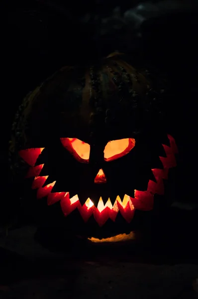 Skrämmande Konst Halloween Pumpor Rök Och Mörker Med Levande Ljus — Stockfoto