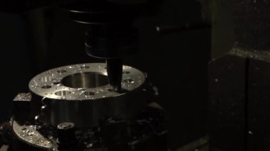Bir arabanın tekerlek tabanını genişletmek için boşluklar