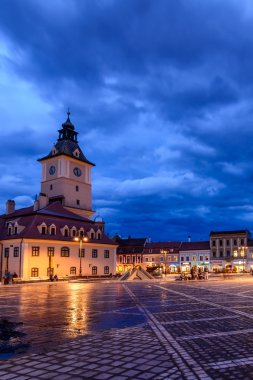 Brasov, Romanya - 23 Şubat: Belediye Meydanı 23 Şubat