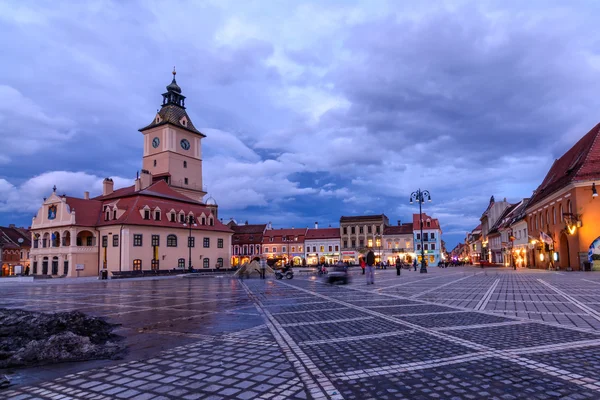 Brasov, Romênia - 23 de fevereiro: Praça do Conselho em 23 de fevereiro Imagens De Bancos De Imagens Sem Royalties