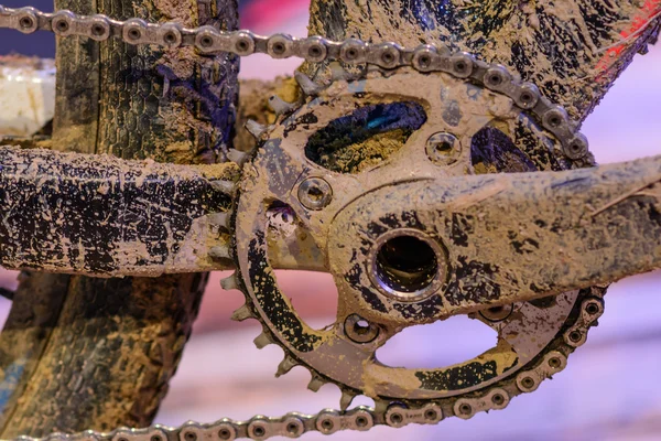 Fahrradgetriebe mit Kette (selektiver Fokus). chaotische Nahaufnahme des Fahrrads — Stockfoto