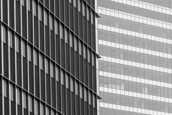 建物の窓を持つ水平背景。クローズアップアーキテクト — ストック写真