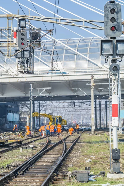 Workers doing maintenance services at railways — Stock Photo, Image