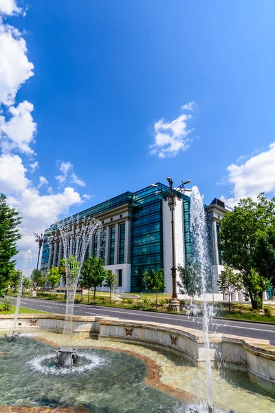 Moderne bygning af Nationalbiblioteket, Bukarest, Rumænien - Stock-foto