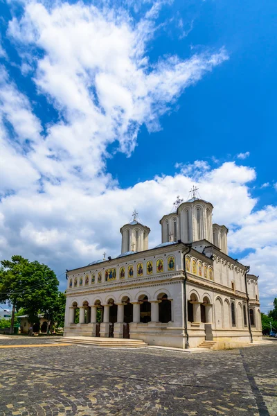 Bucharest, Roemenië - 01 September: Het patriarchaat op 01 September 2015 in Boekarest, Roemenië. — Stockfoto