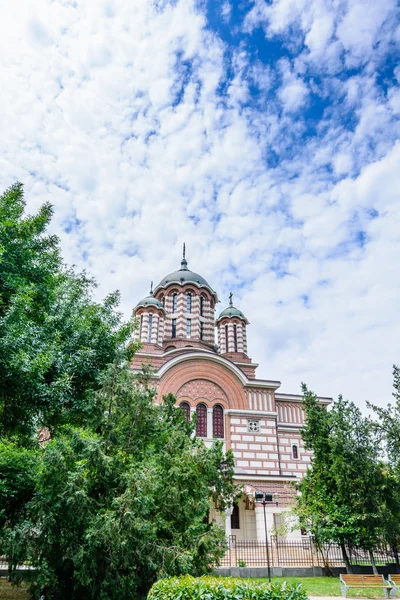 BUCHAREST, ROMANIA 30: The St. Elefterie Church on AUGUST 30, 2015 in Bucharest, Romania (dalam bahasa Inggris). Gereja tersebut terletak di Jalan 1 Saint Elefterie dan dirancang oleh arsitek Constantin Iotzu — Stok Foto
